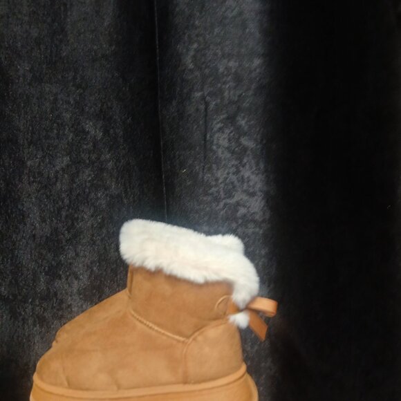 Boots - Picture 1 of 3